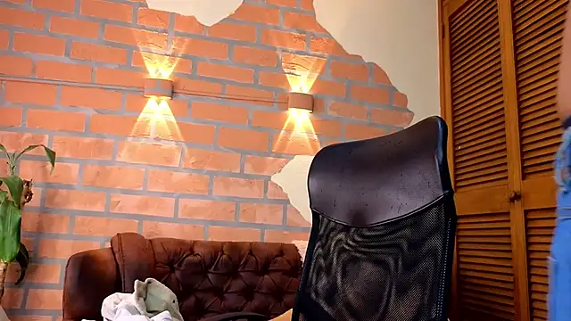 Snapshot of mister_eithan chatting on February 11, 2026, 2:33 am mister eithan online show from February 11, 2026, 2:33 am