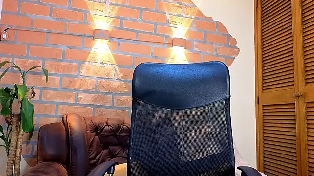 Snapshot of mister_eithan chatting on February 21, 2026, 2:13 am mister eithan online show from February 21, 2026, 2:13 am