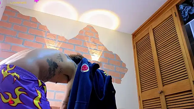 Snapshot of mister_eithan chatting on February 28, 2026, 2:33 am mister eithan online show from February 28, 2026, 2:33 am