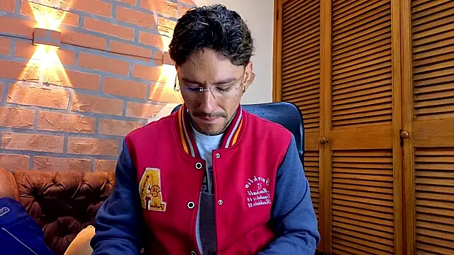 Snapshot of mister_eithan chatting on February 7, 2026, 2:30 am mister eithan online show from February 7, 2026, 2:30 am