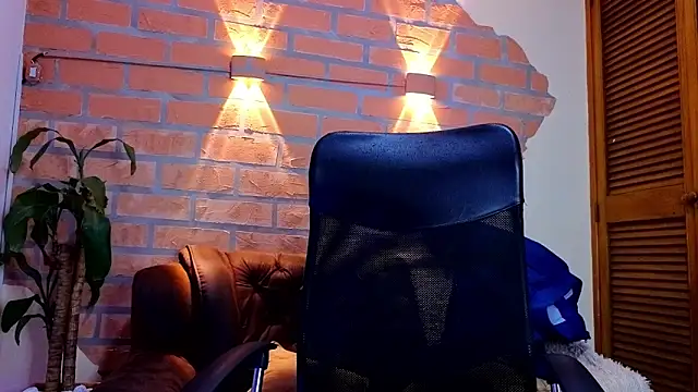 Snapshot of mister_eithan chatting on February 14, 2026, 2:34 am mister eithan online show from February 14, 2026, 2:34 am