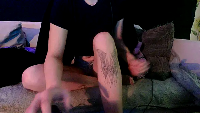 R0xxyFoxxy online show from February 5, 2026, 4:52 am