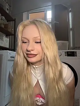 Snapshot of DayaFoxy chatting on April 9, 2026, 1:17 pm DayaFoxy online show from April 9, 2026, 1:17 pm