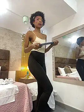 Snapshot of Afrodita_Greenn chatting on June 15, 2026, 12:01 am Afrodita Greenn online show from June 15, 2026, 12:01 am
