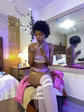 Afrodita Greenn online show from July 6, 2026, 7:37 am