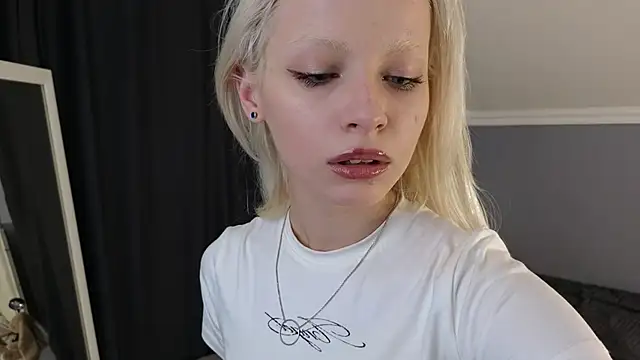 Naomi Demio online show from March 13, 2026, 12:10 pm