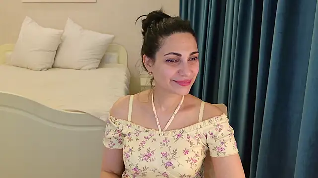 Snapshot of LovelyBeatrice chatting on July 28, 2026, 7:04 pm LovelyBeatrice online show from July 28, 2026, 7:04 pm