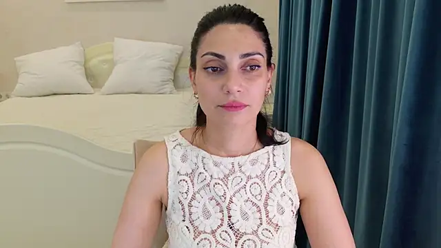 Snapshot of LovelyBeatrice chatting on June 20, 2026, 6:24 pm LovelyBeatrice online show from June 20, 2026, 6:24 pm