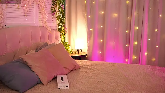 AmeliaWeells online show from May 16, 2026, 3:49 am
