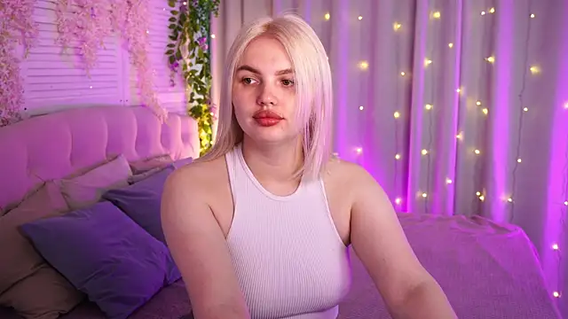 AmeliaWeells online show from May 13, 2026, 2:40 am