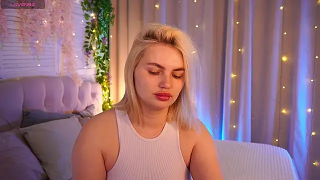 AmeliaWeells online show from May 6, 2026, 4:05 am