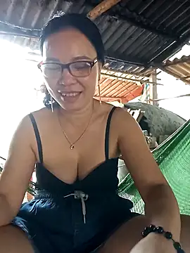 Snapshot of Nuna_689 chatting on April 15, 2026, 4:29 am Nuna 689 online show from April 15, 2026, 4:29 am