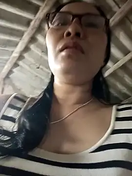 Snapshot of Nuna_689 chatting on March 18, 2026, 2:48 am Nuna 689 online show from March 18, 2026, 2:48 am