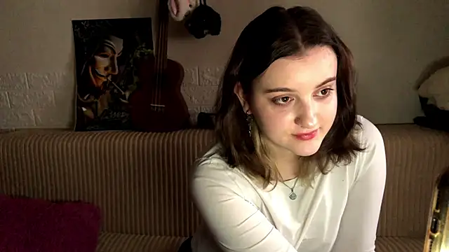 ElaraBlack online show from February 5, 2026, 12:45 pm