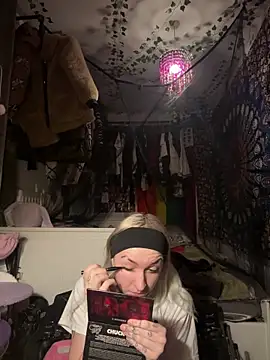 Snapshot of bambibabyy chatting on February 11, 2026, 5:57 pm bambibabyy online show from February 11, 2026, 5:57 pm