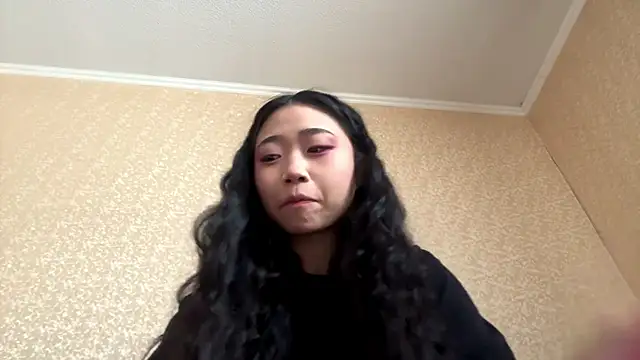 SweetMiaXO online show from March 6, 2026, 10:16 pm