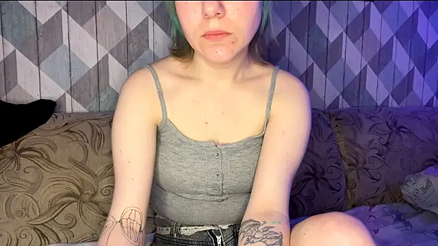 KateSzaflarski online show from February 24, 2026, 6:31 pm