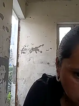 Cute-karisma1234 online show from March 12, 2026, 2:06 am