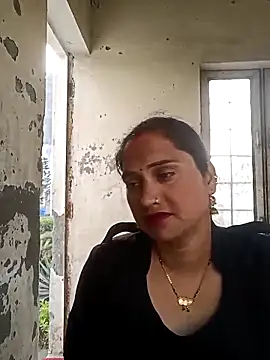 Cute-karisma1234 online show from March 17, 2026, 1:52 am