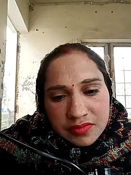 Cute-karisma1234 online show from February 2, 2026, 1:59 am