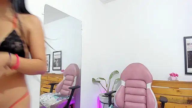 Naughty Vanessa  online show from March 5, 2026, 1:19 pm