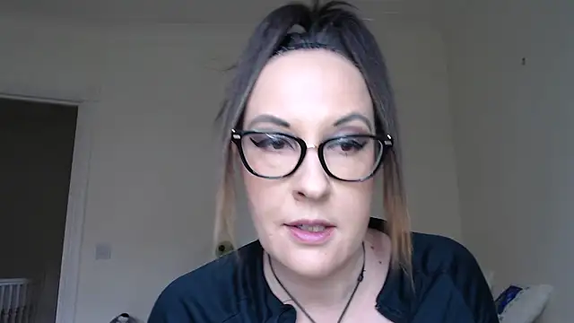 Snapshot of PsychicDominatrix chatting on February 21, 2026, 12:18 pm PsychicDominatrix online show from February 21, 2026, 12:18 pm