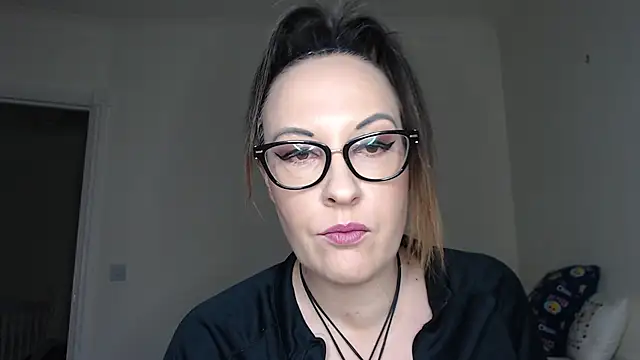 Snapshot of PsychicDominatrix chatting on February 10, 2026, 8:24 am PsychicDominatrix online show from February 10, 2026, 8:24 am