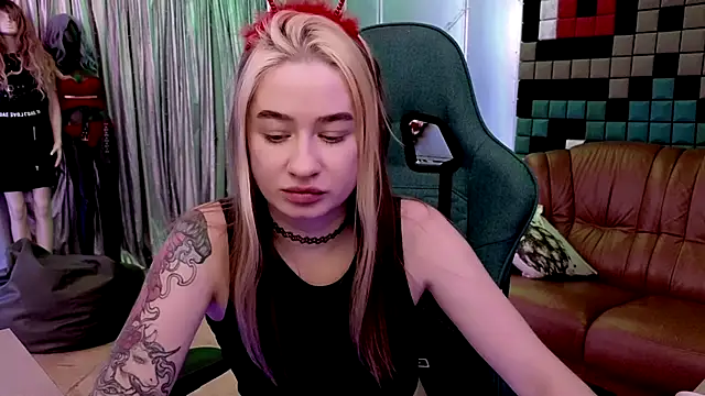 LeilaReal online show from February 2, 2026, 9:25 pm