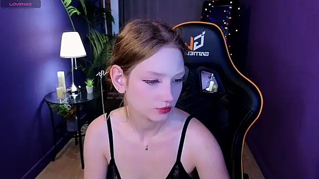 Snapshot of Your_lilith_ chatting on June 18, 2026, 6:01 am Your lilith online show from June 18, 2026, 6:01 am