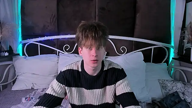 ScottPierce online show from February 4, 2026, 8:37 pm