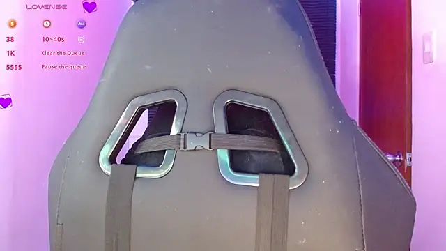 neena nyx  online show from March 4, 2026, 10:06 pm