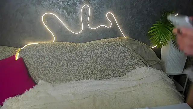 Dream Olivia online show from April 24, 2026, 2:24 am
