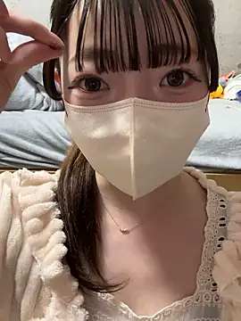 Hazuki 45 online show from March 17, 2026, 4:26 am