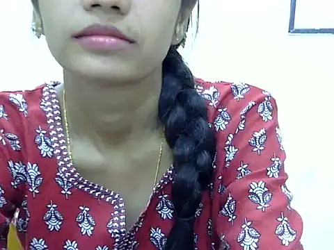 Snapshot of Kulsum_S chatting on May 6, 2026, 1:04 pm Kulsum S online show from May 6, 2026, 1:04 pm