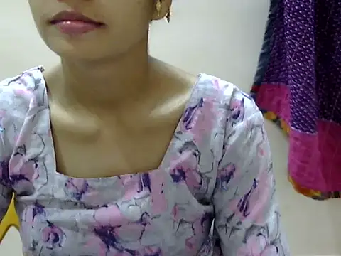 Snapshot of Kulsum_S chatting on August 3, 2026, 2:23 pm Kulsum S online show from August 3, 2026, 2:23 pm