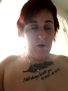 Snapshot of Tiara_XOX chatting on April 29, 2026, 5:30 pm Tiara XOX online show from April 29, 2026, 5:30 pm