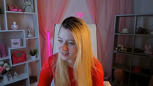 Snapshot of CelestineMauriac chatting on May 16, 2026, 6:18 pm CelestineMauriac online show from May 16, 2026, 6:18 pm