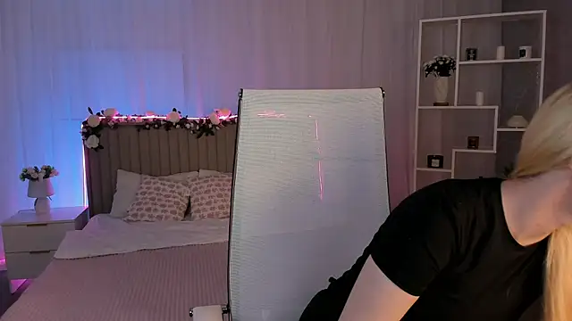 Snapshot of CelestineMauriac chatting on May 24, 2026, 8:20 pm CelestineMauriac online show from May 24, 2026, 8:20 pm