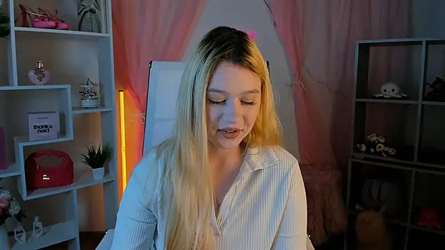 Snapshot of CelestineMauriac chatting on May 3, 2026, 6:11 pm CelestineMauriac online show from May 3, 2026, 6:11 pm