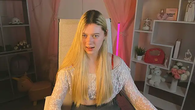 Snapshot of CelestineMauriac chatting on April 15, 2026, 7:58 pm CelestineMauriac online show from April 15, 2026, 7:58 pm