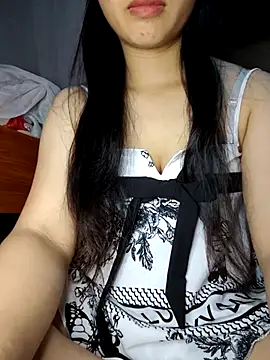 Snapshot of linhtay_ chatting on July 7, 2026, 4:37 am linhtay online show from July 7, 2026, 4:37 am