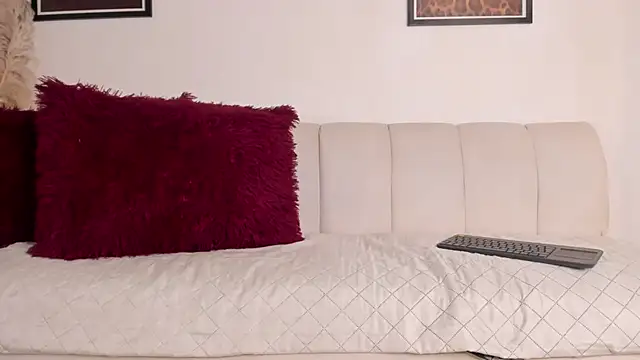 Snapshot of Naomi_bennet chatting on March 5, 2026, 10:23 am Naomi bennet online show from March 5, 2026, 10:23 am