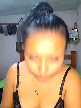 Daniela Cruz  online show from March 15, 2026, 5:20 pm