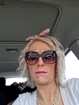 BeautifulFire23 online show from April 23, 2026, 4:08 pm