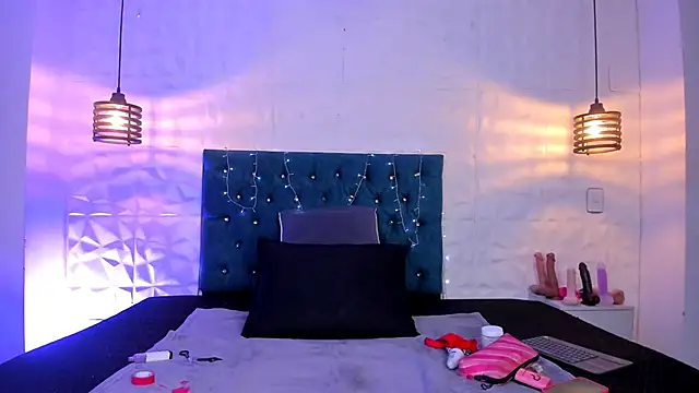 Snapshot of samantha_foxyy chatting on March 7, 2026, 11:59 am samantha foxyy online show from March 7, 2026, 11:59 am