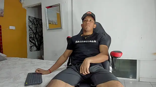 Snapshot of ricky_spensar23cm_ chatting on March 5, 2026, 2:08 am ricky spensar23cm online show from March 5, 2026, 2:08 am