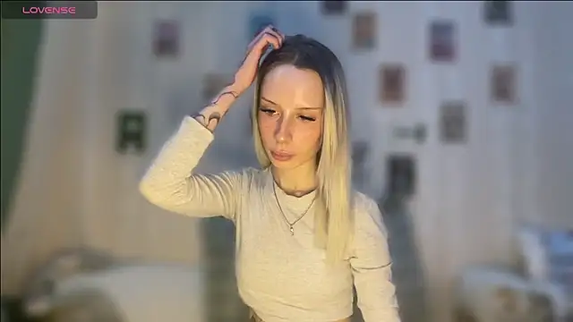 DellaCampbell online show from February 11, 2026, 10:04 am