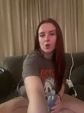 PoppySlut6999 online show from February 14, 2026, 9:37 pm