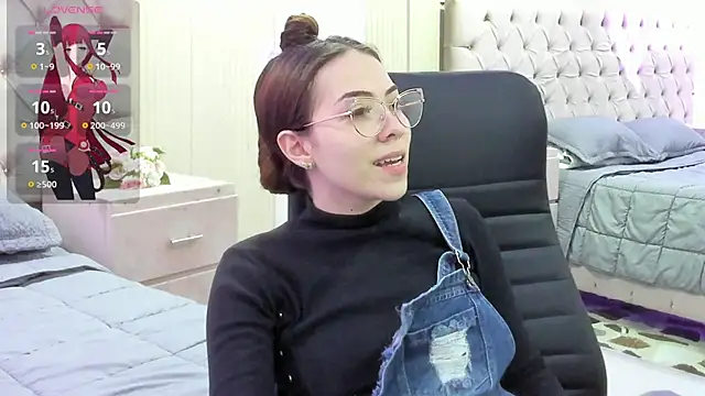 lizzyrossie online show from June 13, 2026, 9:46 pm