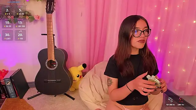 MaJo Prettty online show from May 19, 2026, 8:49 pm